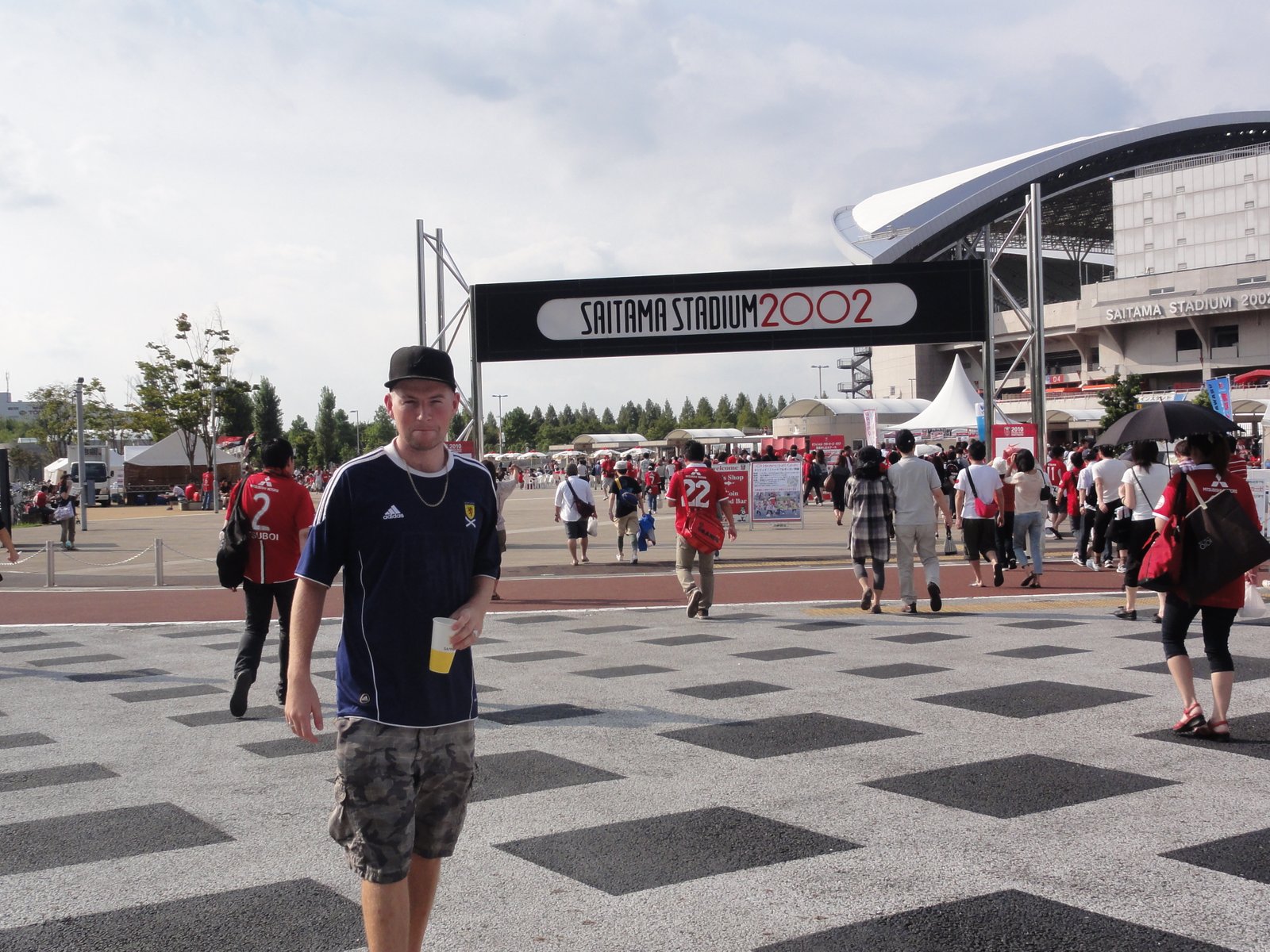 Outside Sitama Stadium Urawa Reds - Shimizu S-Pulse 2010.JPG