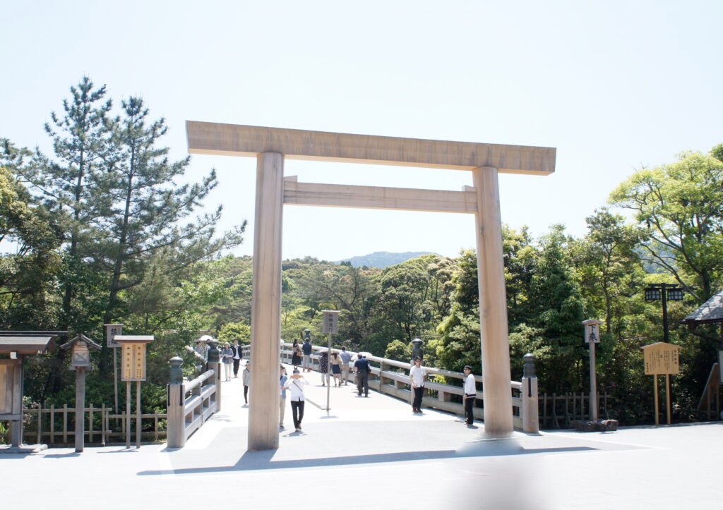 Chasing the J – Mie